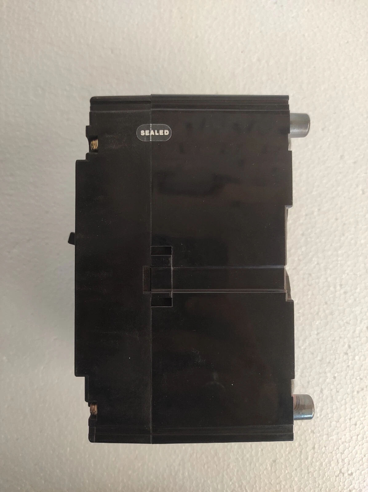 admin/uploads/uploads/Terasaki XH225NS 200A 3 Pole Circuit Breaker_8.webp